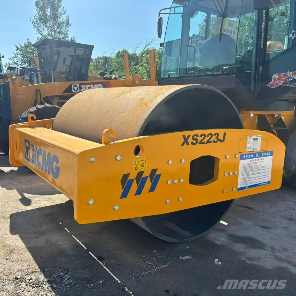 XCMG XS223J Vienvalča grunts veltņi