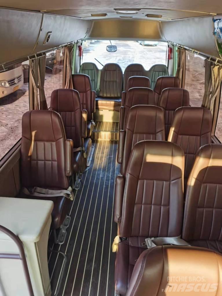 Toyota Coaster Bus Mikroautobusi