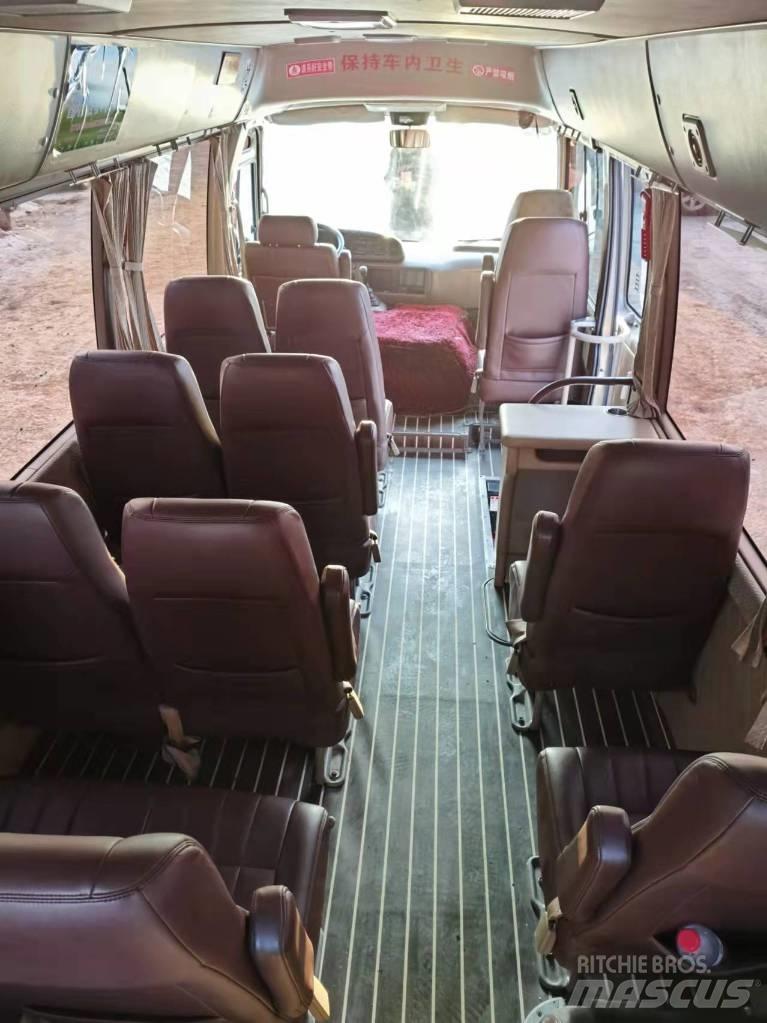 Toyota Coaster Bus Mikroautobusi
