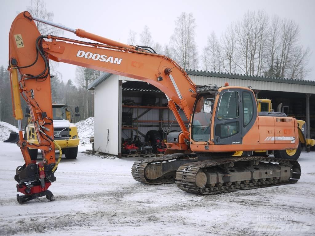 Doosan DX 225 LC Kāpurķēžu ekskavatori