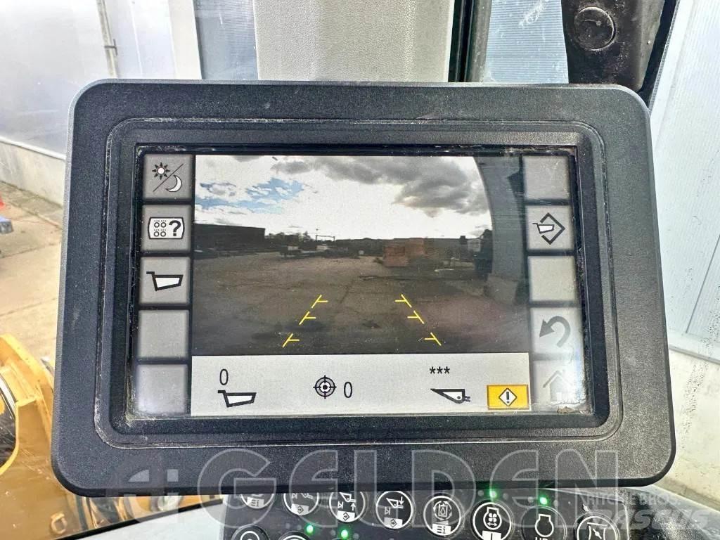 CAT 938M Iekrāvēji uz riteņiem