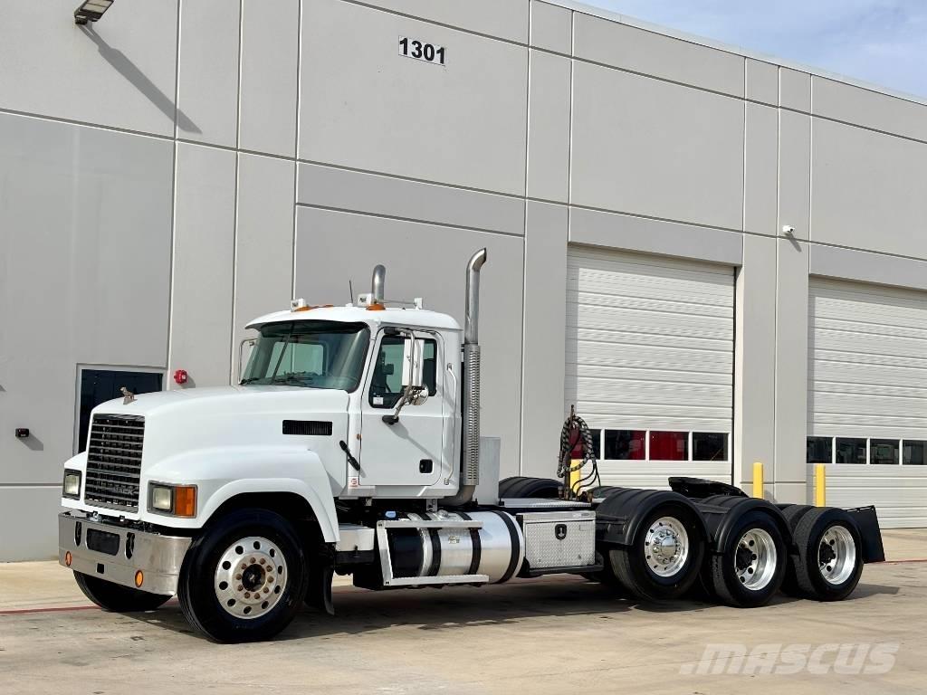 Mack CHU 613 Vilcēji