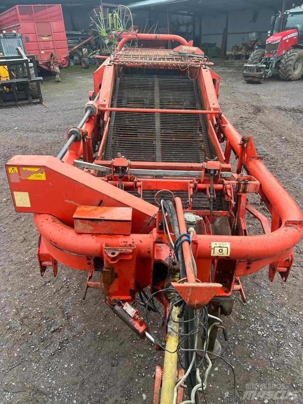 Grimme DL1500 Kartupeļu novākšanas kombaini