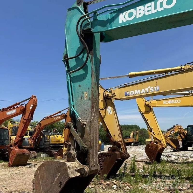 Kobelco SK 200 Kāpurķēžu ekskavatori