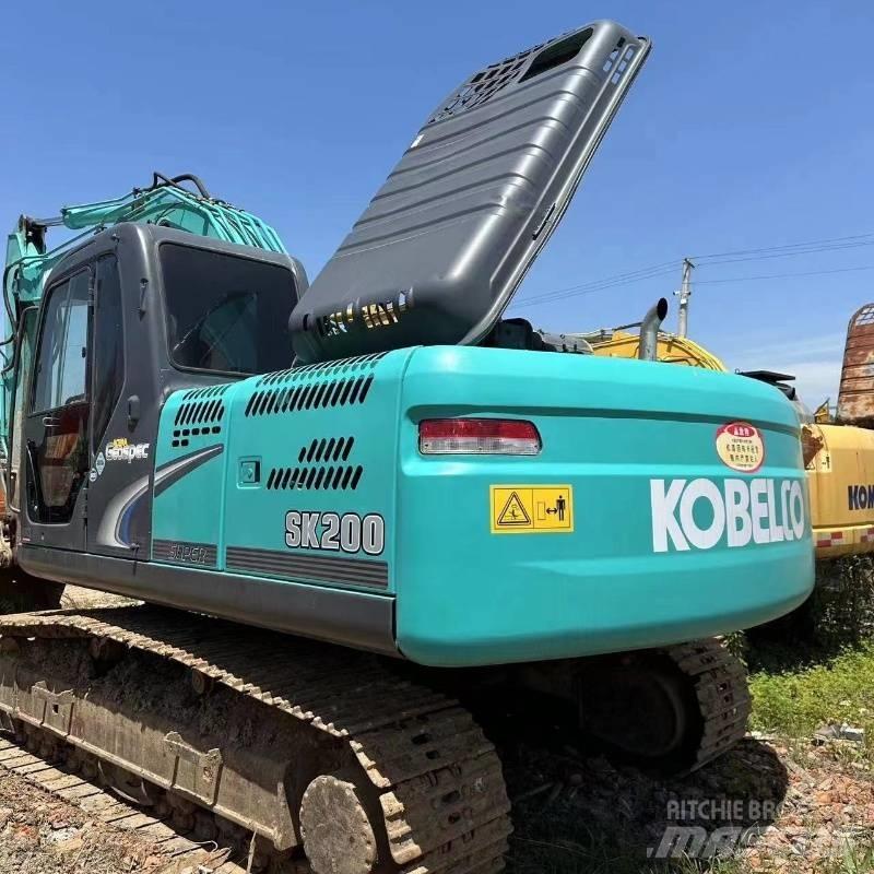 Kobelco SK 200 Kāpurķēžu ekskavatori