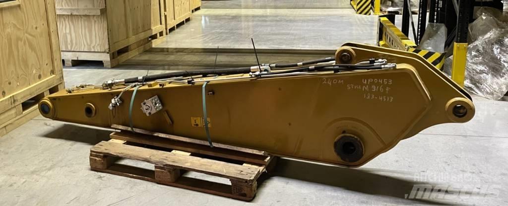 CAT M316F Strēles un kausi