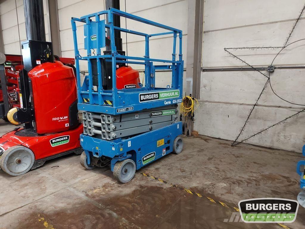 Genie GS1932 Šķerveida pacēlāji