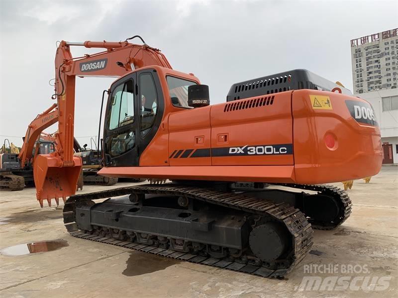 Doosan DX300 Kāpurķēžu ekskavatori