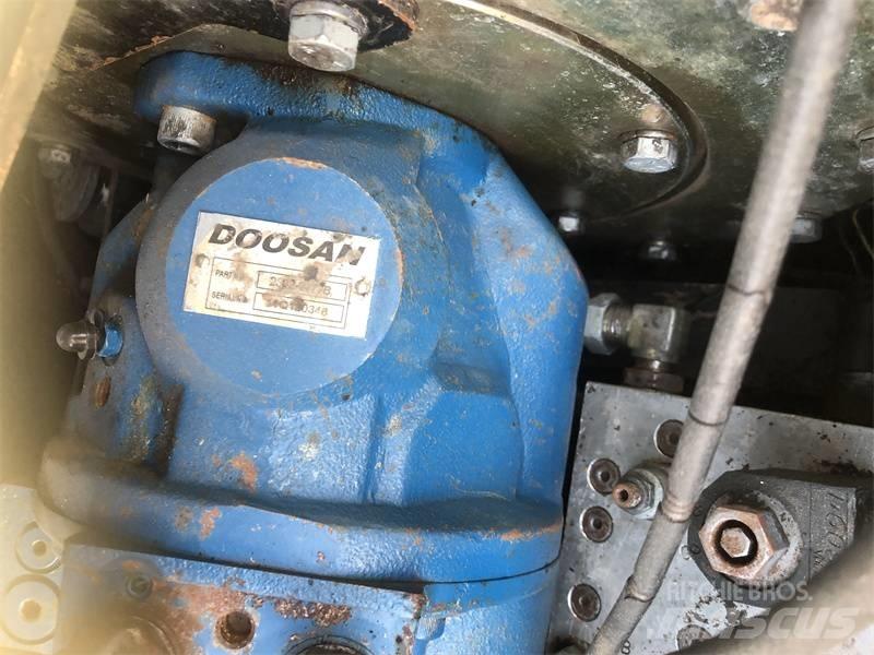 Doosan DX60 Kāpurķēžu ekskavatori