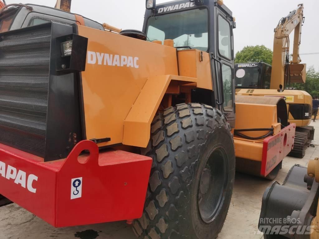 Dynapac CA 25 D Vienvalča grunts veltņi