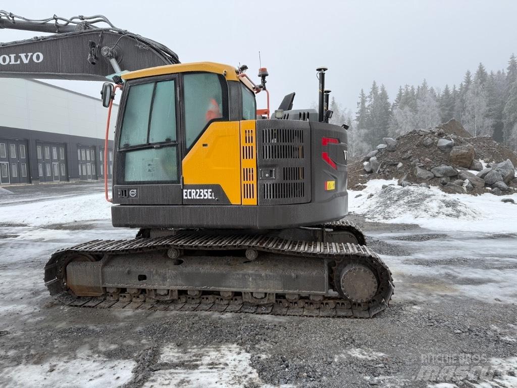 Volvo EC 235 EL Kāpurķēžu ekskavatori