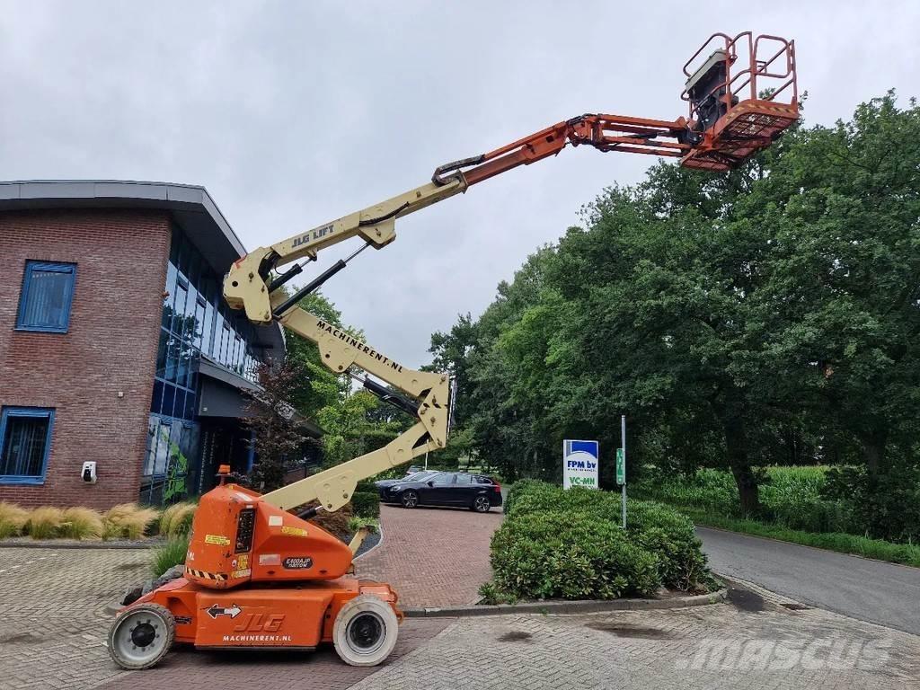JLG E400AJPN Strēles pacēlāji