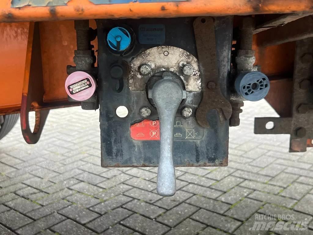 Krone + 3 AXEL + MEGA Tents puspiekabes