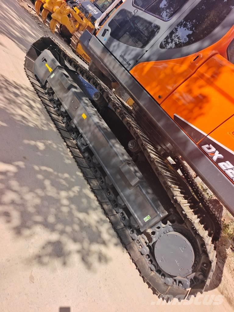 Doosan DX 225 LC-9C Kāpurķēžu ekskavatori