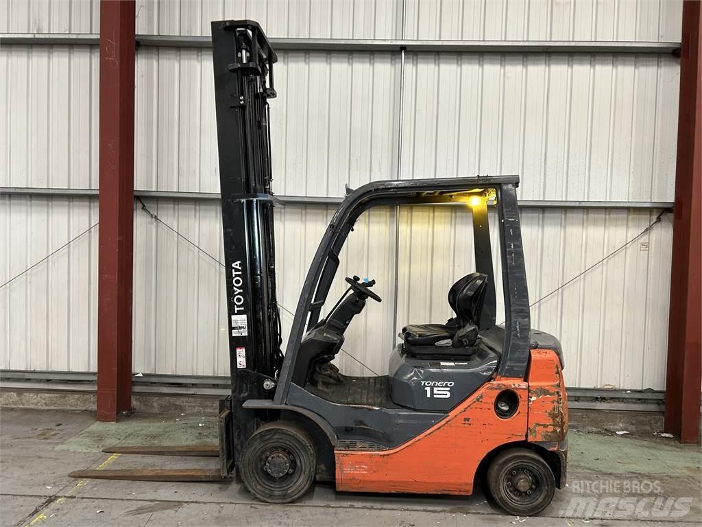 Toyota 02-8FDF15 Tehnika ar dīzeļa dzinēju