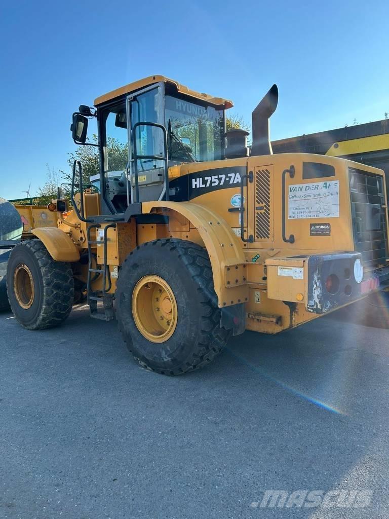 Hyundai HL 757-7 A Iekrāvēji uz riteņiem