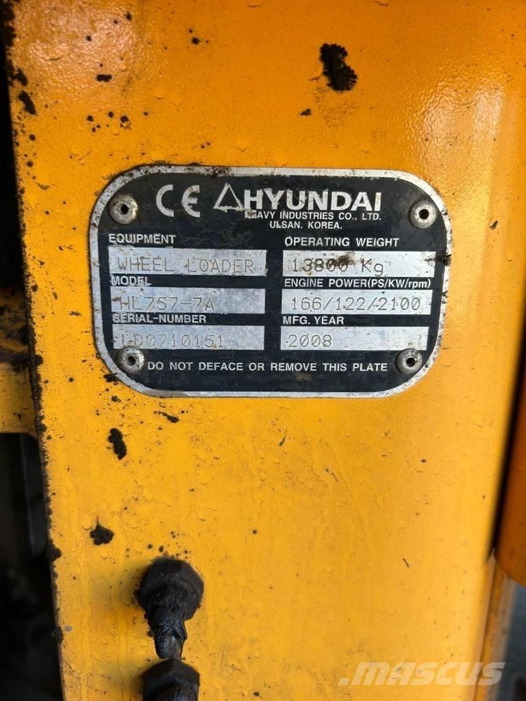 Hyundai HL 757-7 A Iekrāvēji uz riteņiem
