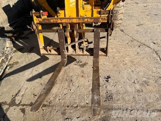 JCB 535-140 Teleskopiskie manipulatori
