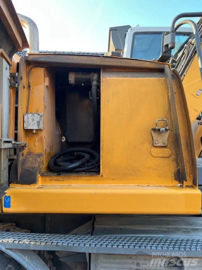 Liebherr A314 Ekskavatori uz riteņiem