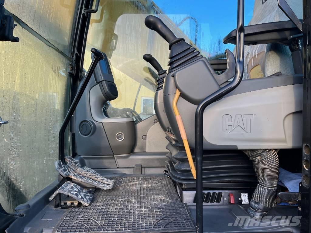 CAT 323 D L Kāpurķēžu ekskavatori