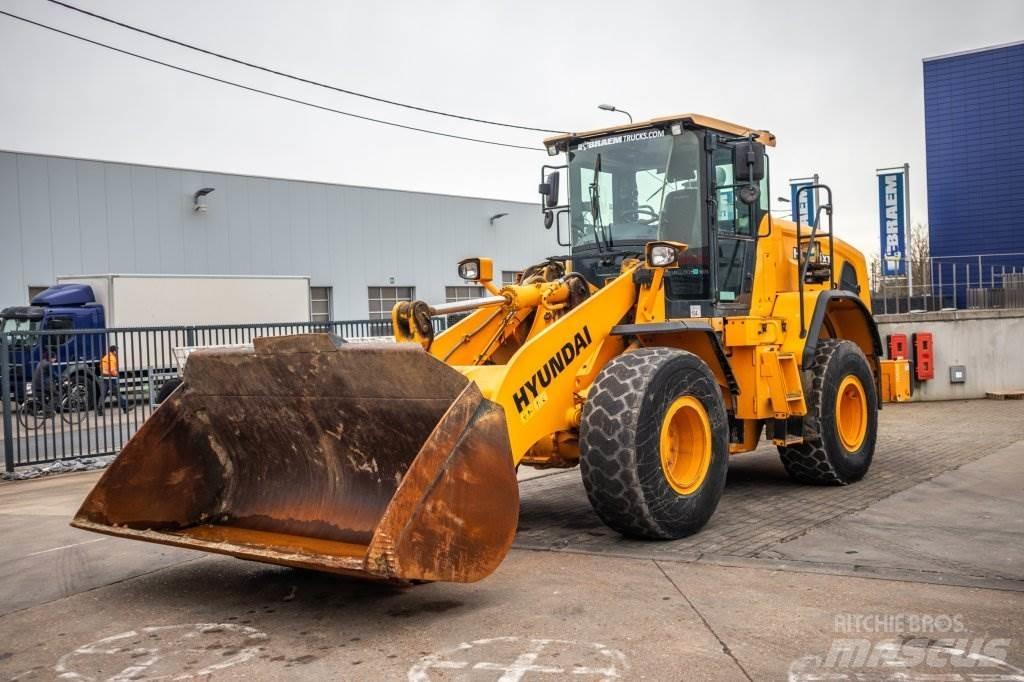 Hyundai HL955XT Iekrāvēji uz riteņiem