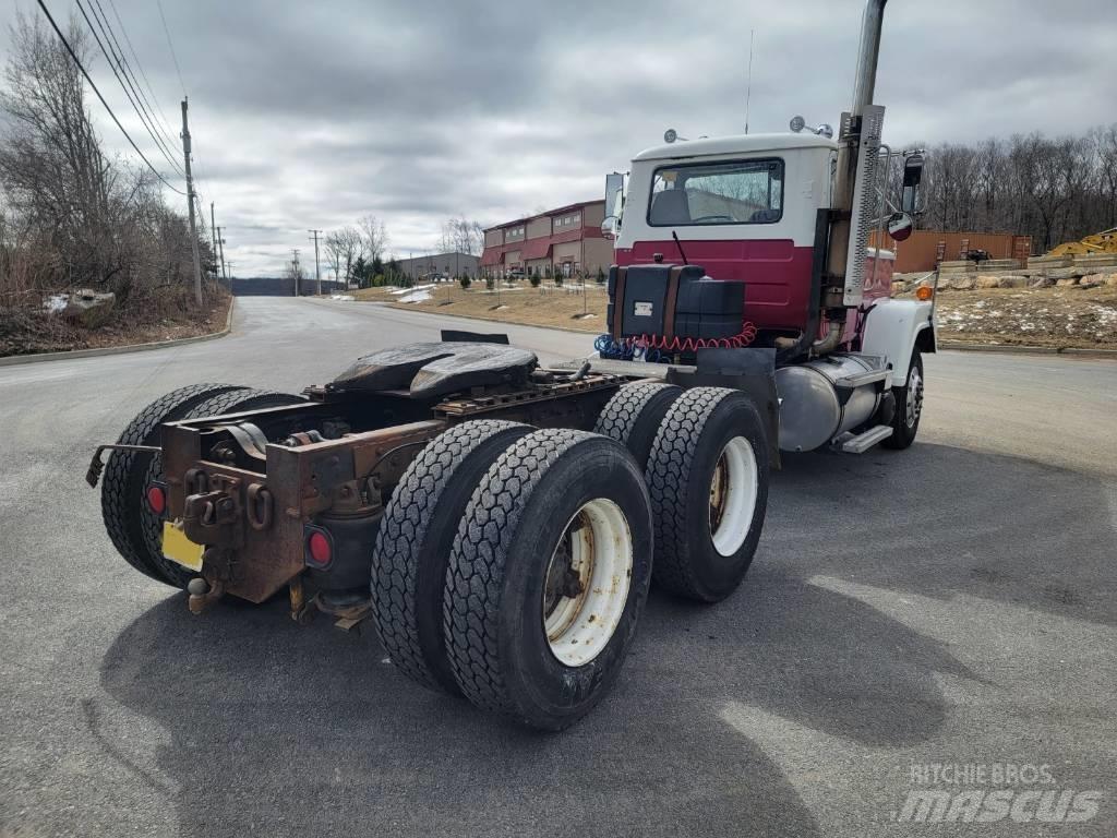Mack RW613 Vilcēji