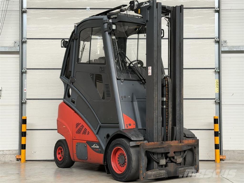 Linde H25D-02/600 Tehnika ar dīzeļa dzinēju
