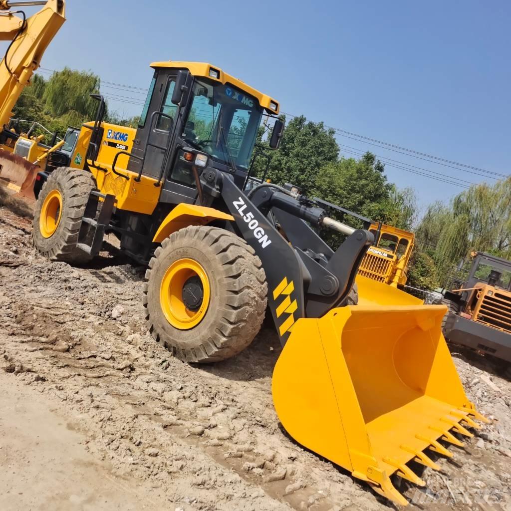 XCMG ZL 50 Iekrāvēji uz riteņiem