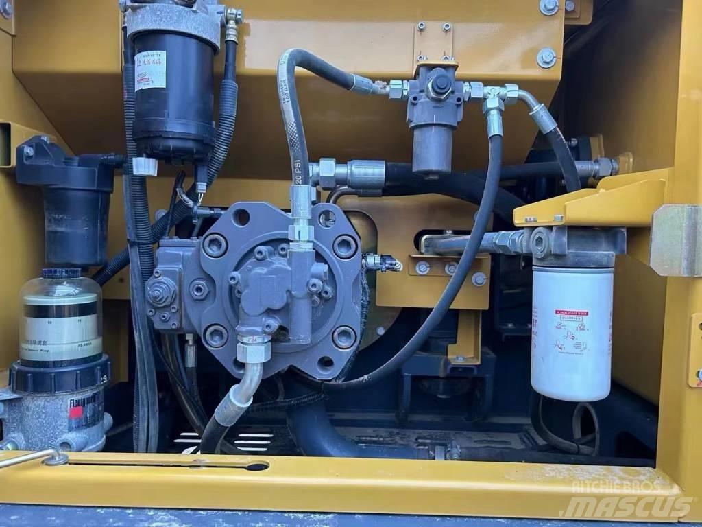 XCMG XE 200 DA Kāpurķēžu ekskavatori