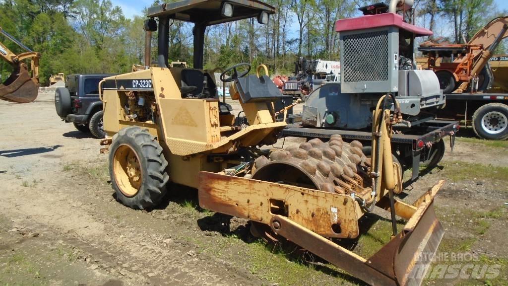 CAT CP 323 C Kombinētie veltņi