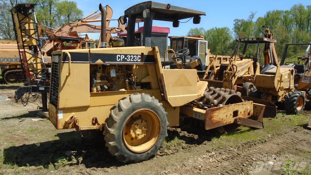CAT CP 323 C Kombinētie veltņi