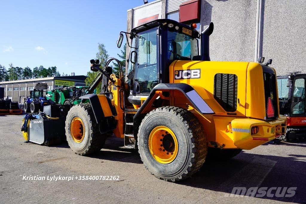 JCB 437HT Iekrāvēji uz riteņiem