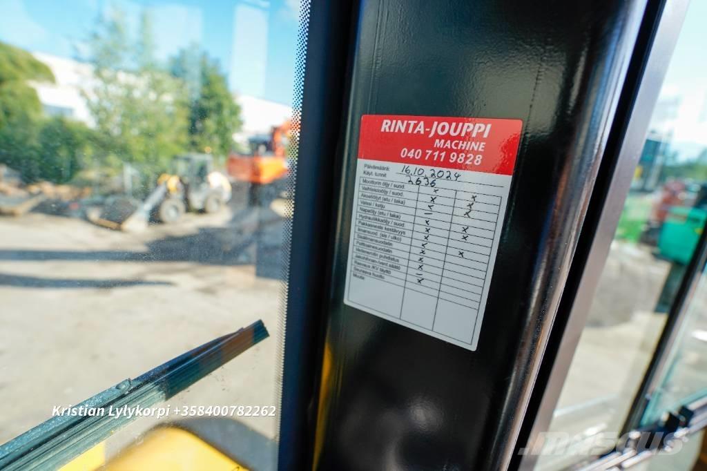 JCB 437HT Iekrāvēji uz riteņiem