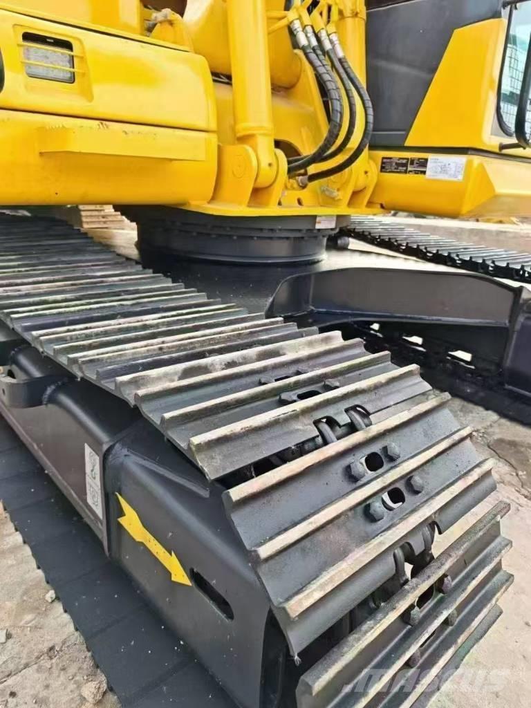 Komatsu 130-7 Kāpurķēžu ekskavatori