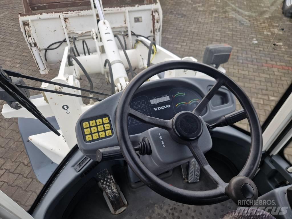 Volvo L 30 B Iekrāvēji uz riteņiem