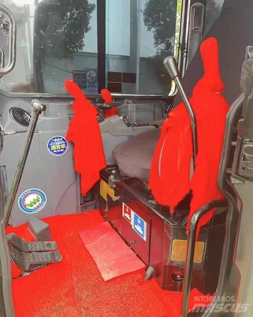 CAT 303.5 Kāpurķēžu ekskavatori