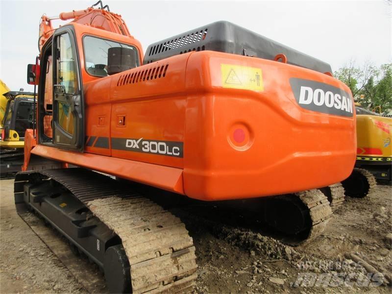 Doosan DX 300 LC Kāpurķēžu ekskavatori