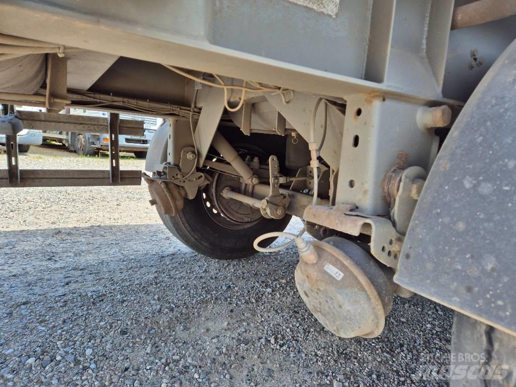 Nopa 3 axle tipper Pašizgāzējs