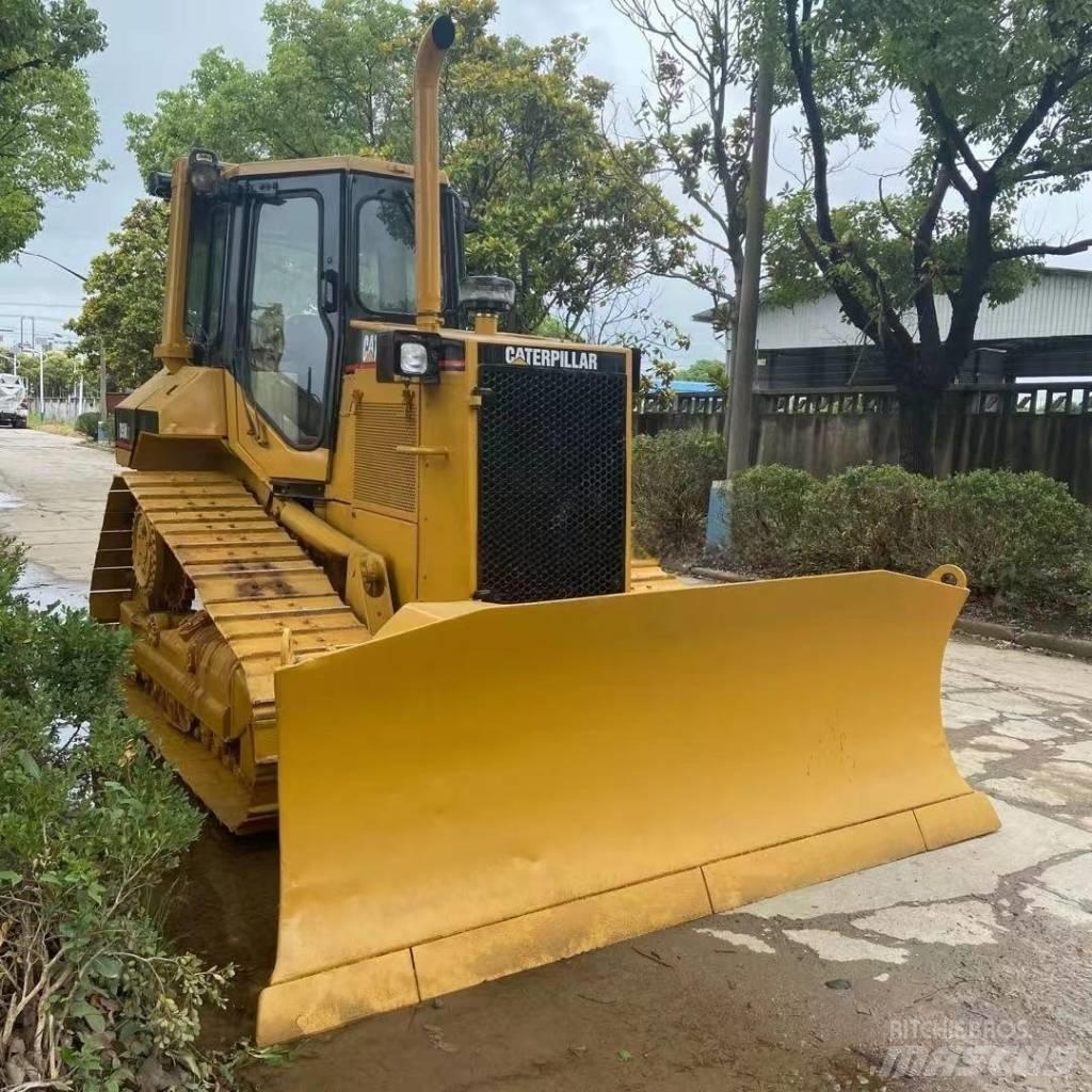 CAT D5M Kāpurķēžu buldozeri