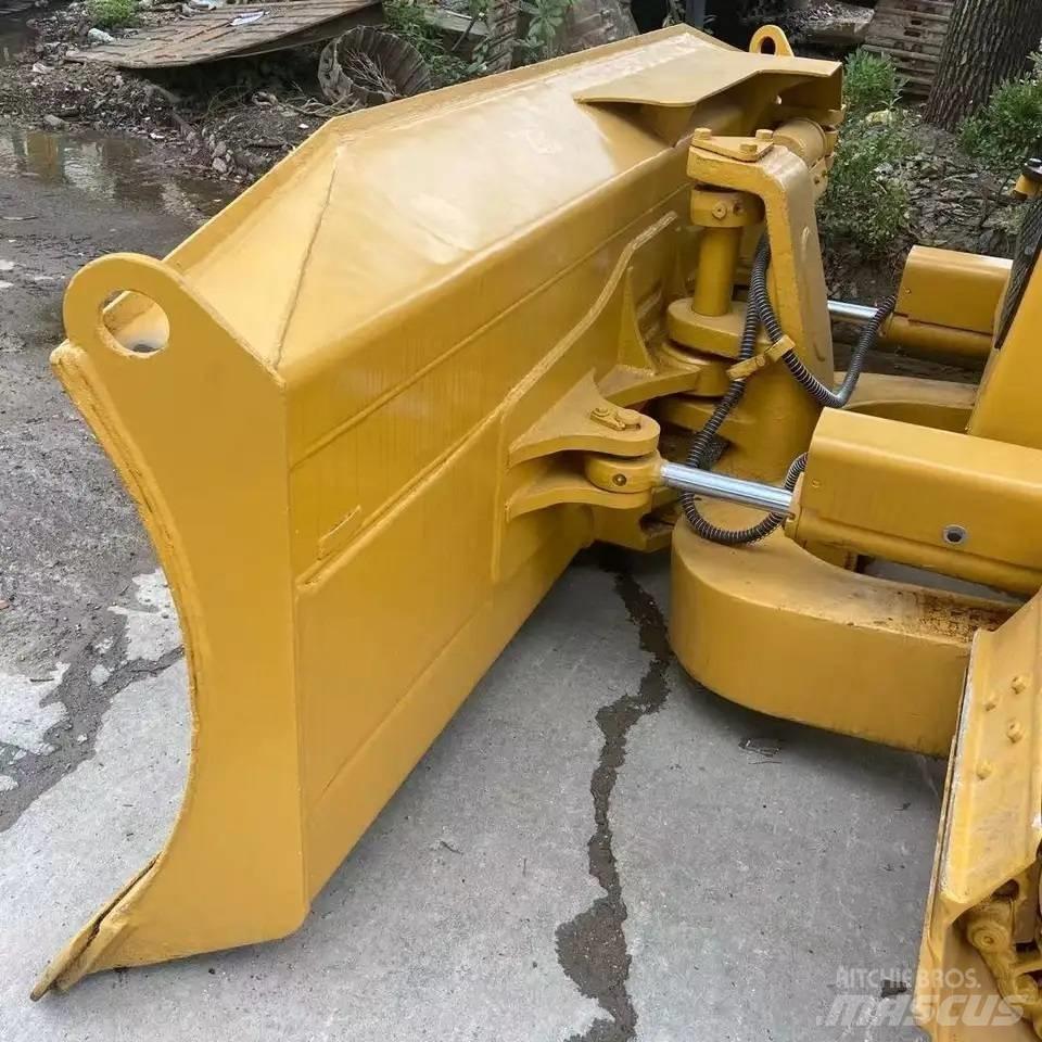 CAT D5M Kāpurķēžu buldozeri