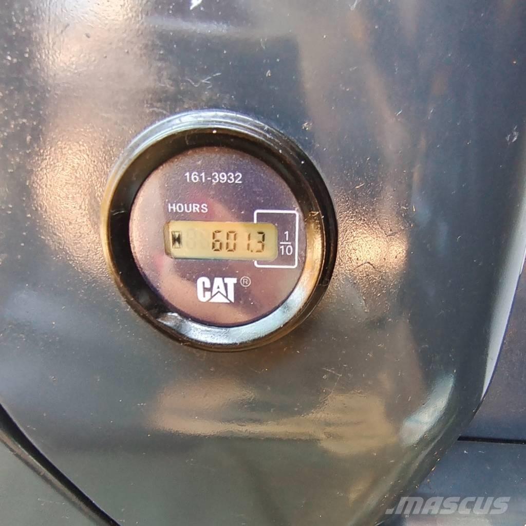 CAT 324 D L Kāpurķēžu ekskavatori