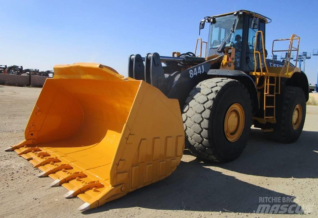 John Deere 844 J Iekrāvēji uz riteņiem