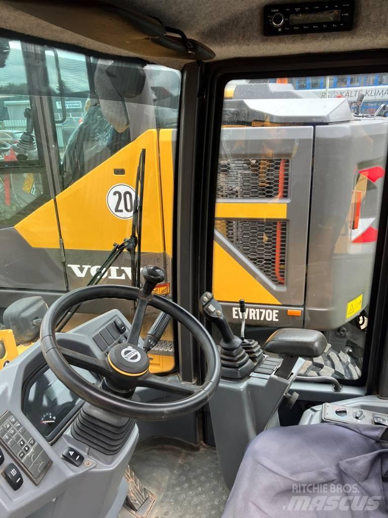 Volvo L 30 G Iekrāvēji uz riteņiem