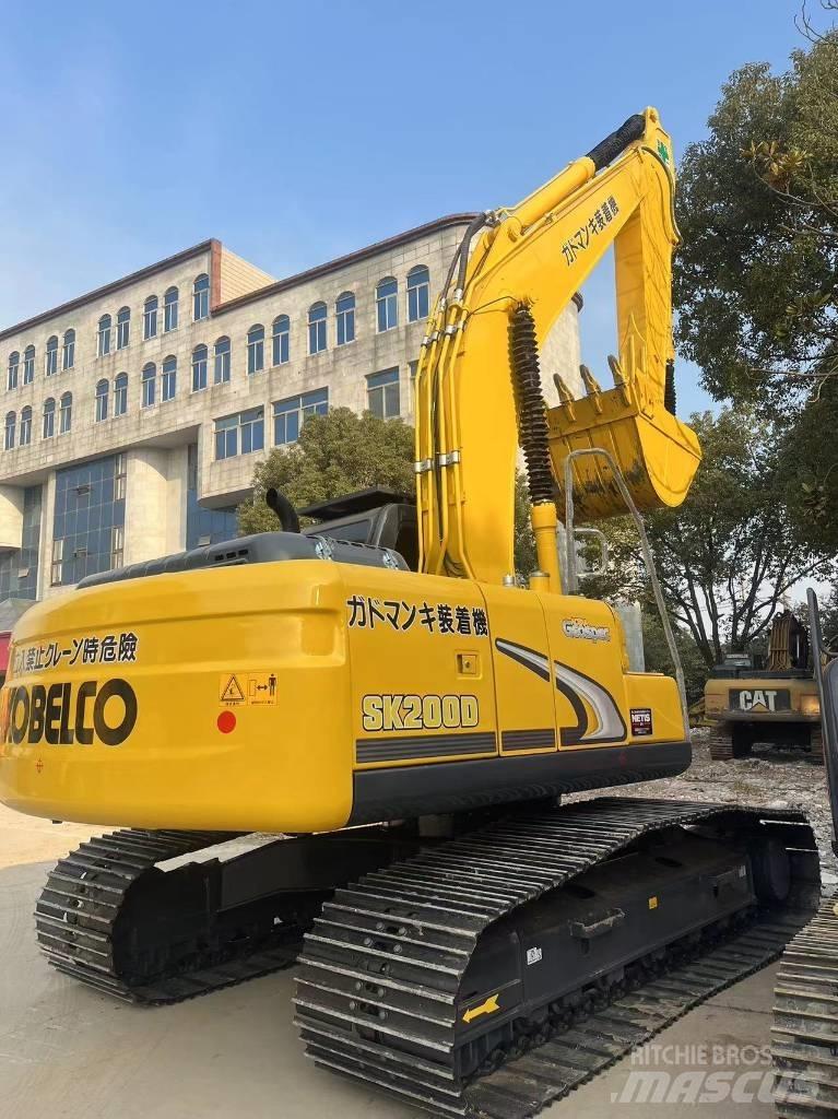 Kobelco SK 200 Kāpurķēžu ekskavatori
