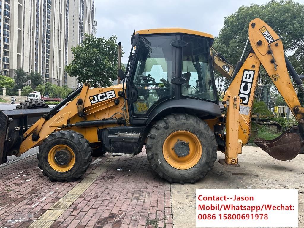 JCB 3 CX 4 T Ekskavatori-iekrāvēji
