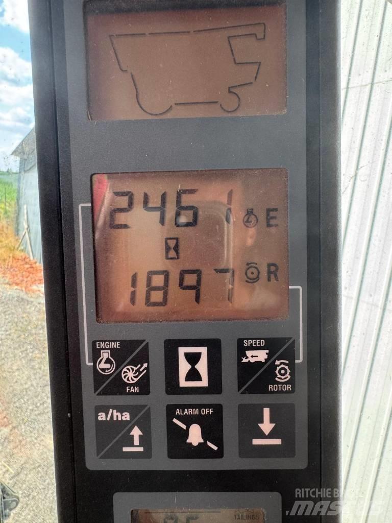 Case IH 2366E Ražas novākšanas kombaini