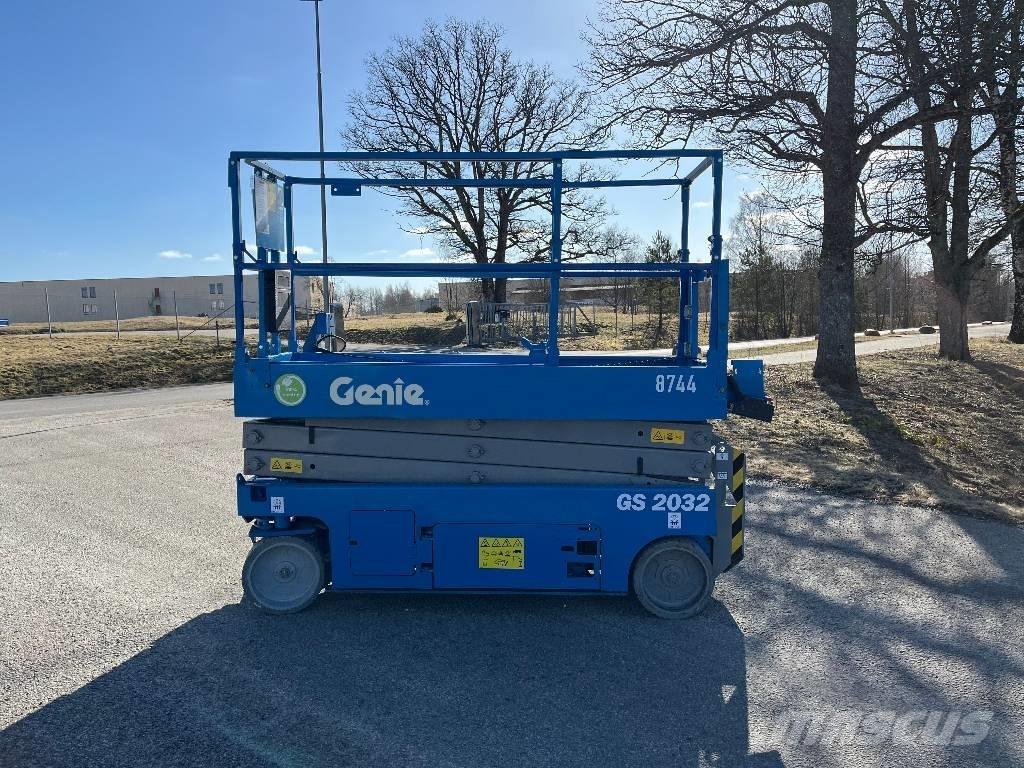 Genie GS 2032 Šķerveida pacēlāji