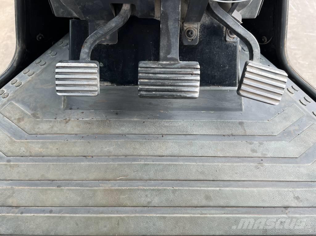 CAT 140M2 AWD Greideri