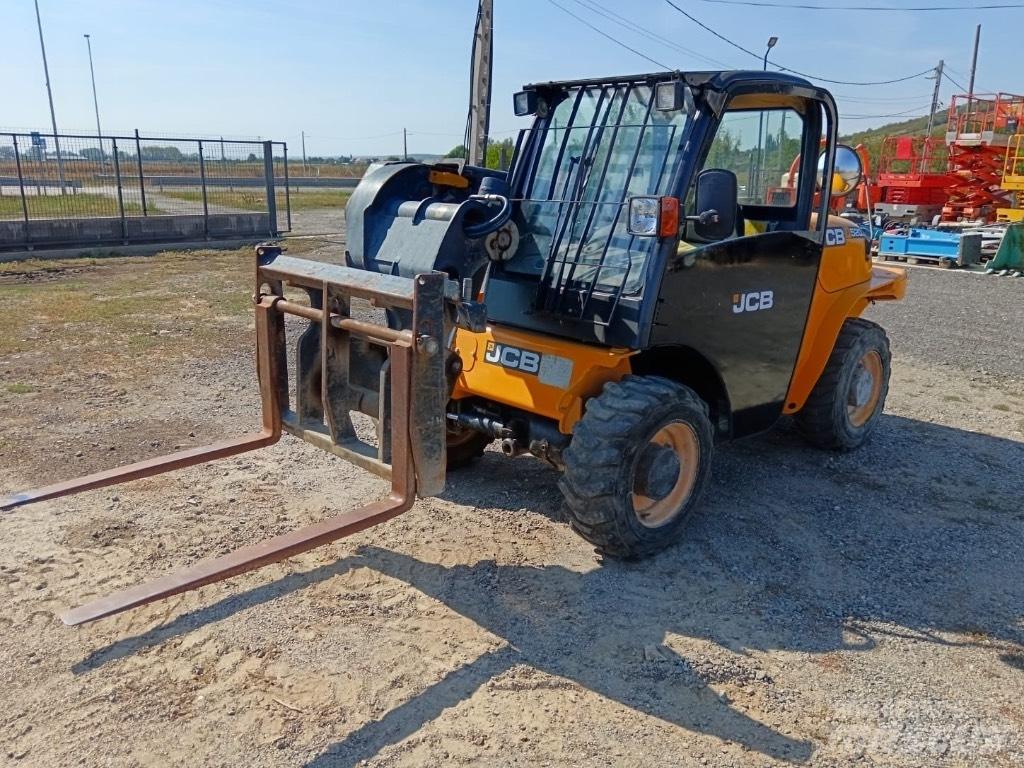 JCB 520-40 Teleskopiskie manipulatori