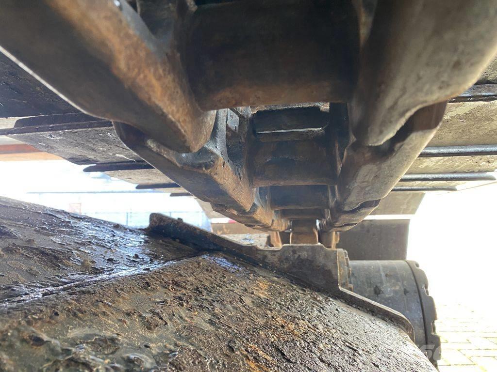 Hitachi ZX 180 LC-3 Kāpurķēžu ekskavatori